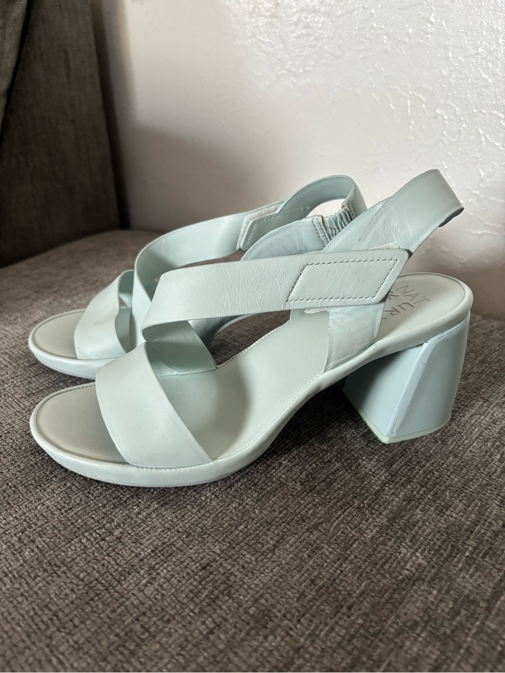 Naturalizer Light Baby Blue Crisscross Slingback Heels Women’s Size 8
